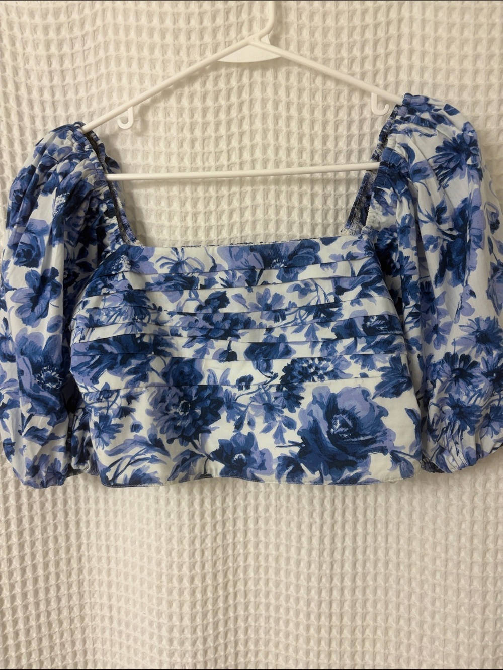 Abercrombie & Fitch Emerson Blue White Floral Crop Smocked Puff Sleeve Top Small - Picture 4 of 9